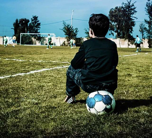 你为什么喜欢足球作文,你为什么喜欢足球解说