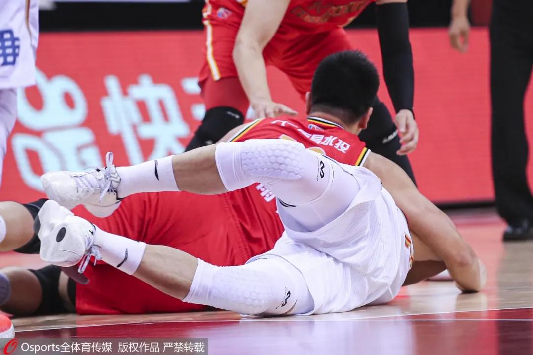 队长死里逃生完整视频,队长重伤出院电视剧