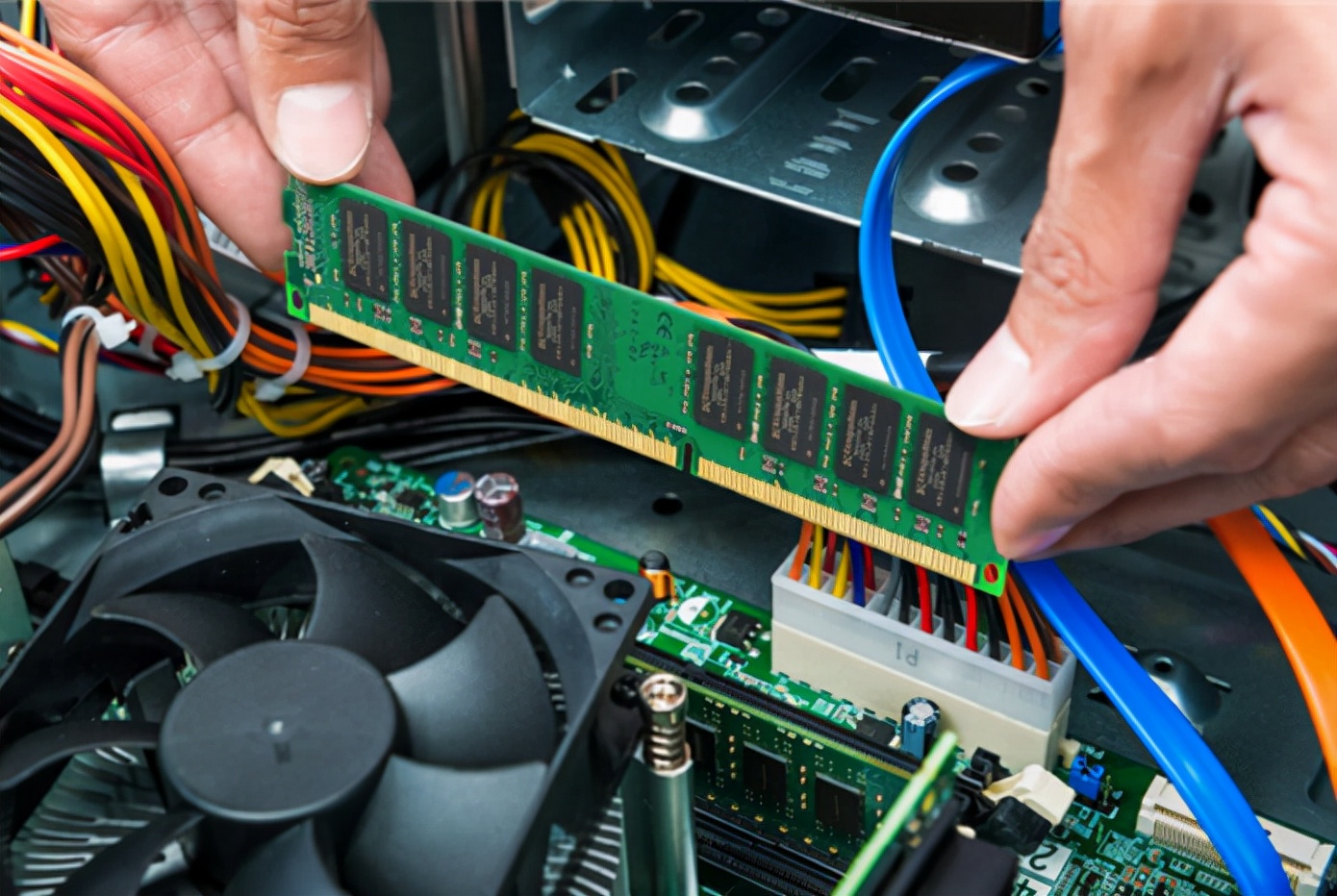 电脑开机风扇猛转一下恢复正常,电脑起不动风扇一直启停