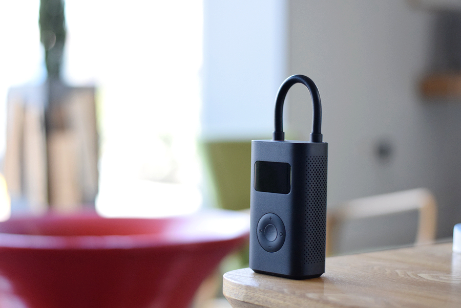 小米发布会前夕神秘机型遭曝光,小米首款车型曝出