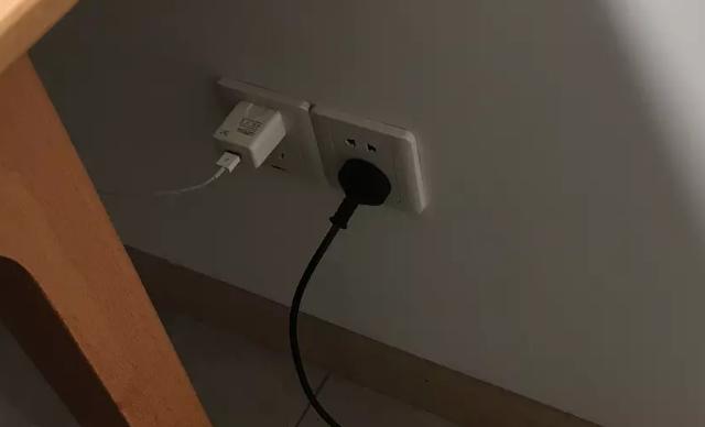 电工快速安装墙壁插座技巧,电工插座开关安装