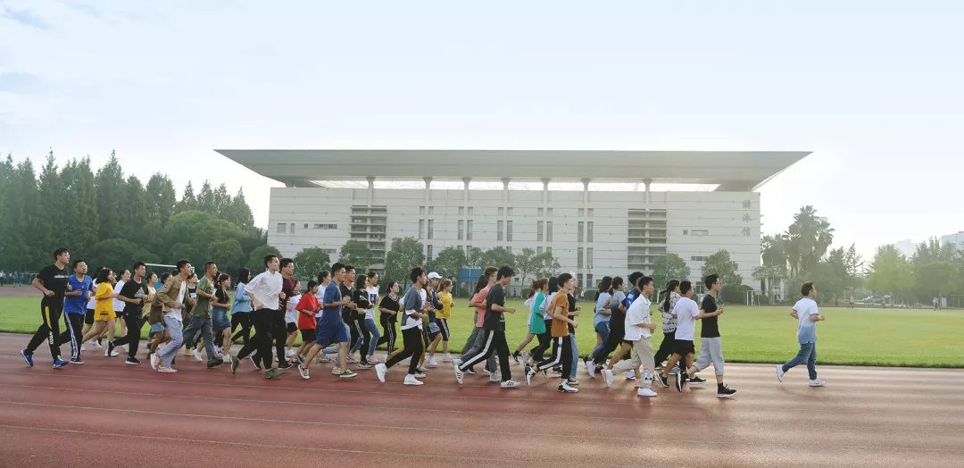 上海市晨跑团,沪上23所高校