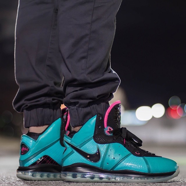 lebron詹姆斯狮子标球鞋,lebronwitness5詹姆斯实战篮球鞋