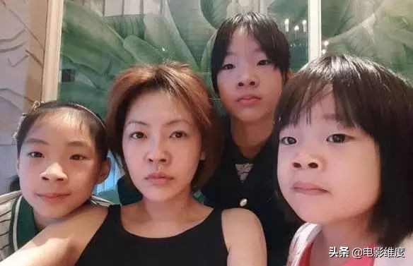 小s二女儿和爸爸同框,小s女儿同框