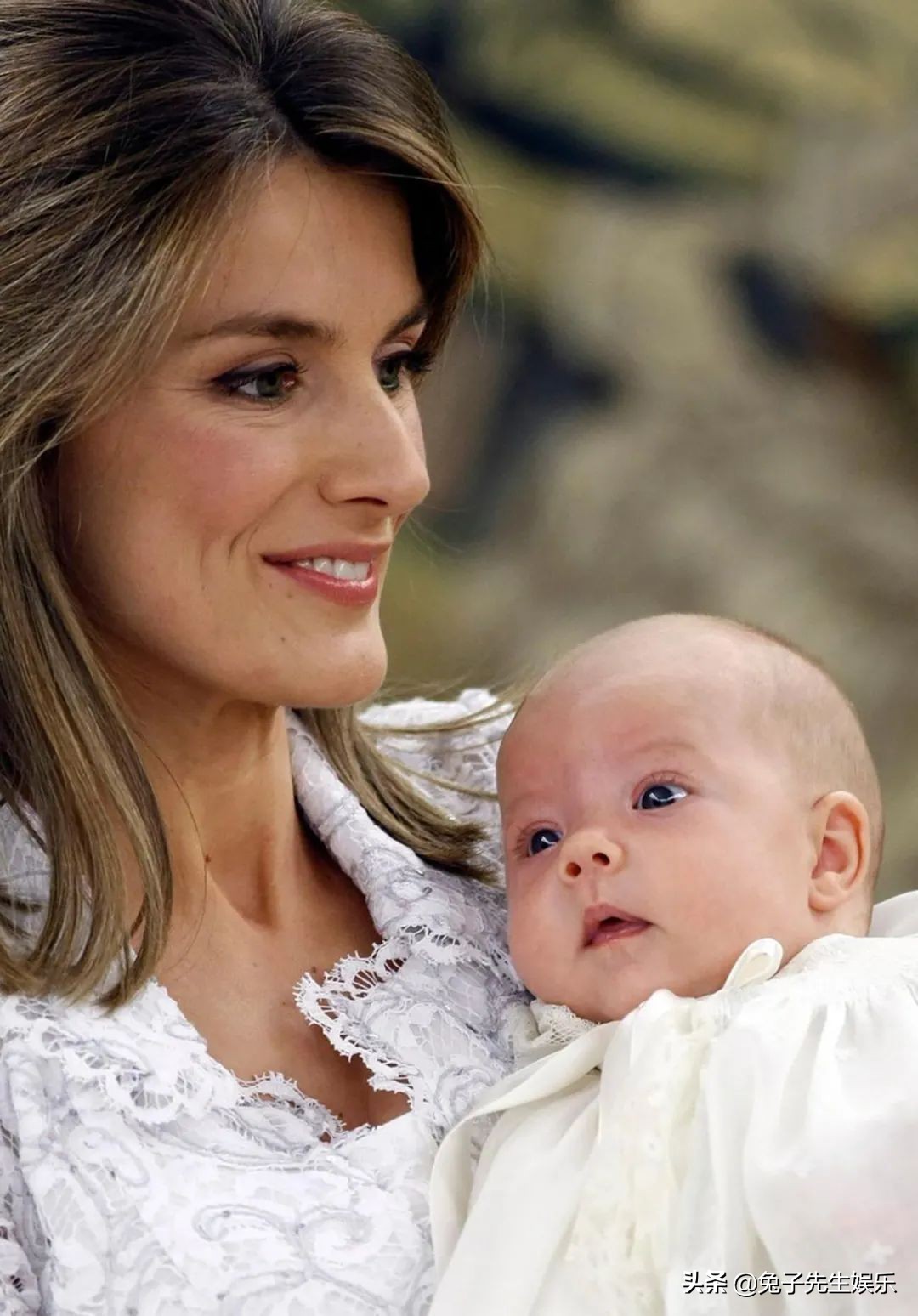 西班牙王妃整容,西班牙王后大方承认整形