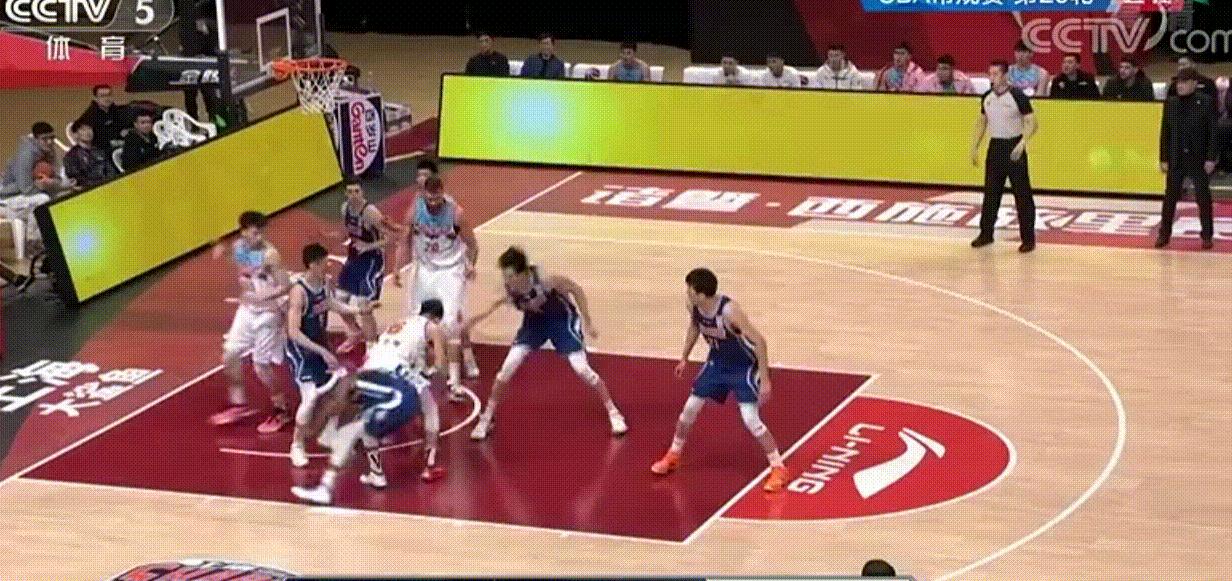 邓蒙0.6秒三分绝杀,邓蒙关键时刻失误