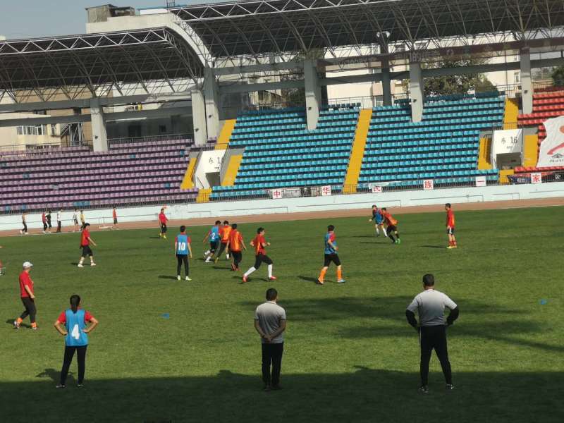 中国足球d级教练员培训班在哪里,中国足球教练员的选拔与培训