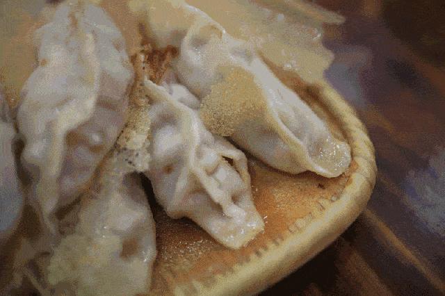 早餐界的排队王----乔馋锅贴，1.2一个居然年赚200多万元