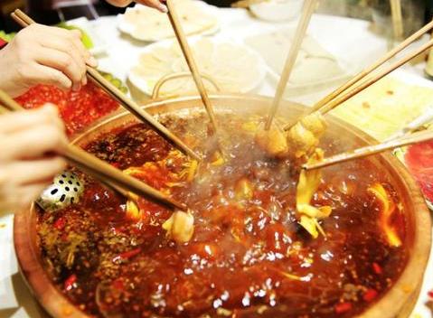 中国人用筷子吃饭,我们吃饭要用什么样的筷子