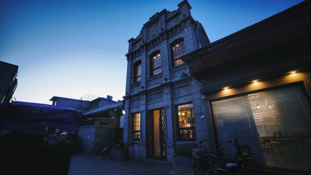 世界读书日让我们重回最美书店,新华书店围绕世界读书日说些什么