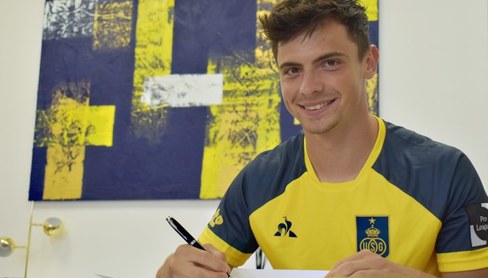 草根逆袭成富翁,草根逆袭亿万富翁