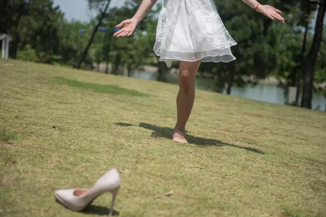 越南最美的女模特跳舞,越南最美新娘舞蹈