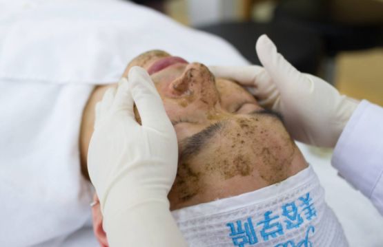 眼周脂肪粒可以激光去除吗,眼周脂肪粒会自动消失吗