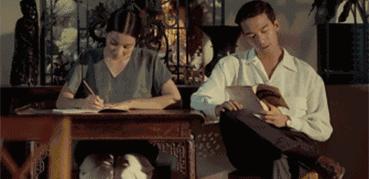 牵女生的小技巧,如何牵到女生的手不尴尬