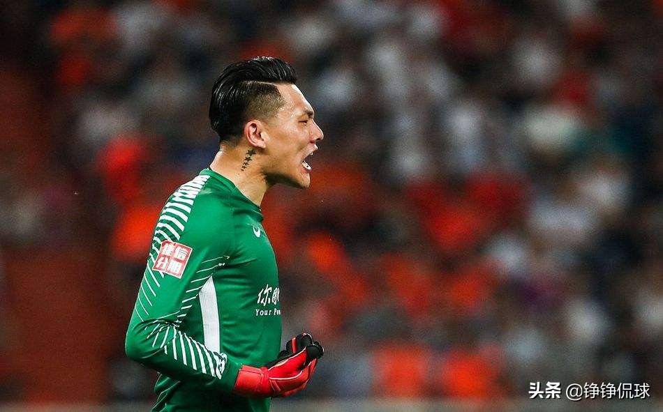 王大雷韩镕泽精彩扑救,深度解析王大雷