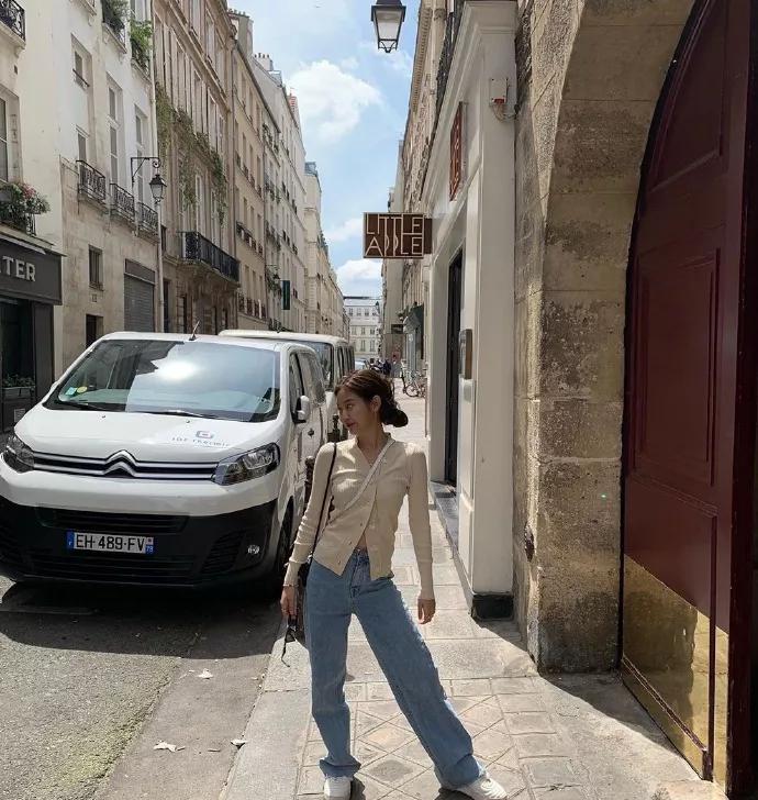 去年的牛仔裤今年穿有点紧,去年买的牛仔裤今年穿着有点紧