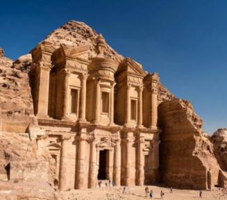 沙漠里巨大的遗迹,沙漠里的古老建筑物