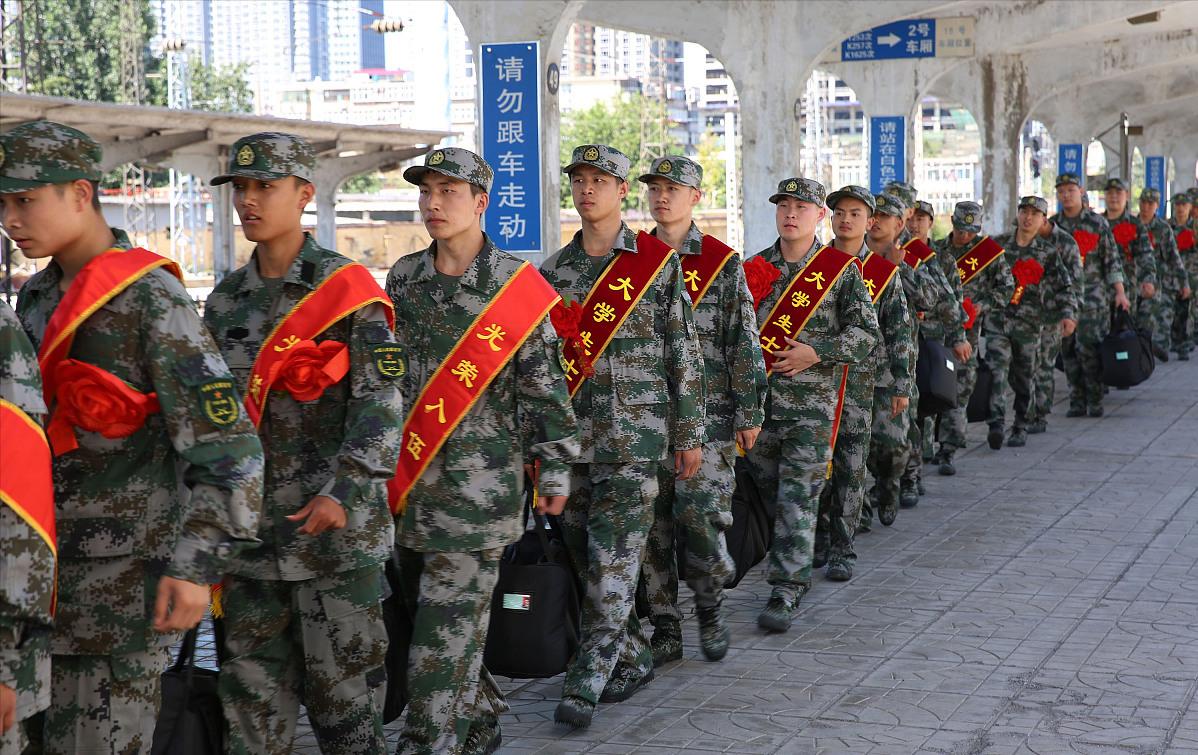 大学期间去当兵好还是毕业好,大学生毕业当兵好还是大学期间好