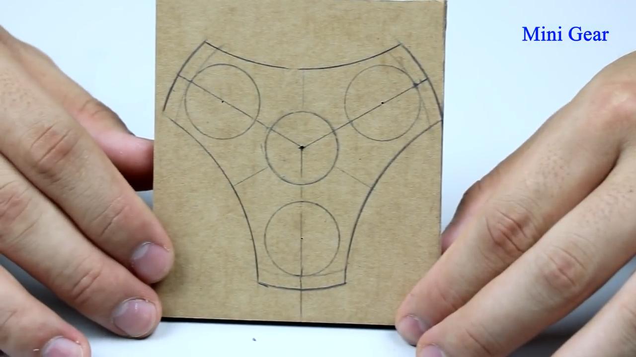 怎么用瓶盖做炫酷的陀螺,风火轮陀螺怎么做