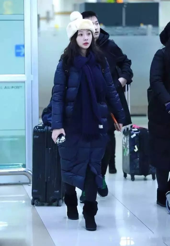 杨紫宋轶,宋轶羽绒服粉色