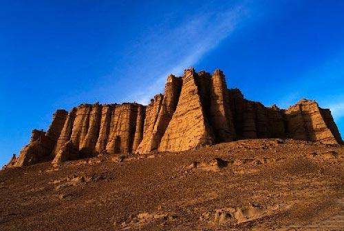 王昌龄边塞诗十首经典,黄沙百战穿金甲全诗赏析