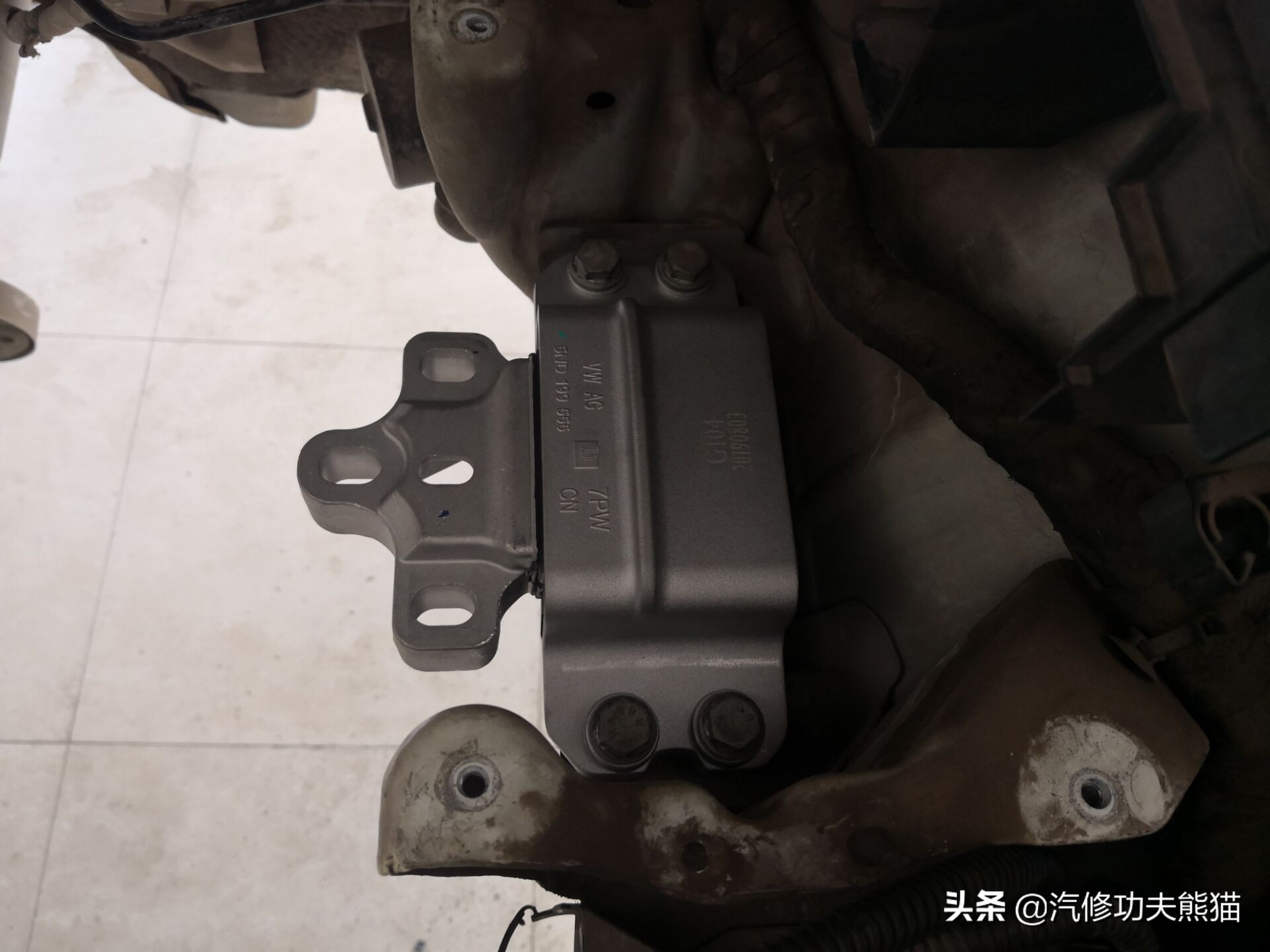 大众途观发动机烧机油维修多少钱,2010款大众途观严重烧机油