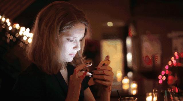 眼部保养重在“润”，用它一喷好舒服！细纹都慢慢膨了起来