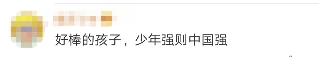 一个小学生跳绳,一个小男孩跳绳震惊全校