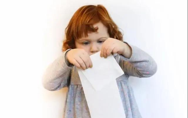 9岁孩子不会擦屁股正常吗？体面”地教孩子擦屁股很重要