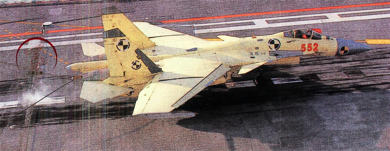 先天不足难改进，服役不到几年就可能面临淘汰的歼十五舰载战斗机