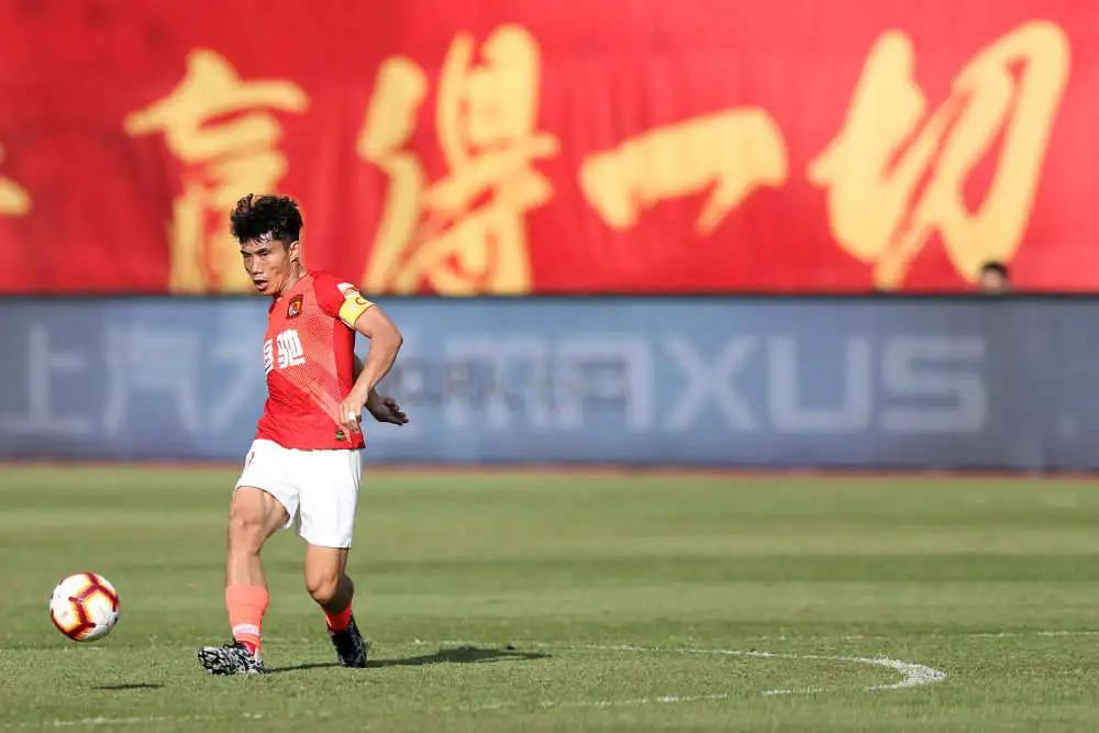 中超或将再次降薪球员表态,中超拒绝降薪的俱乐部