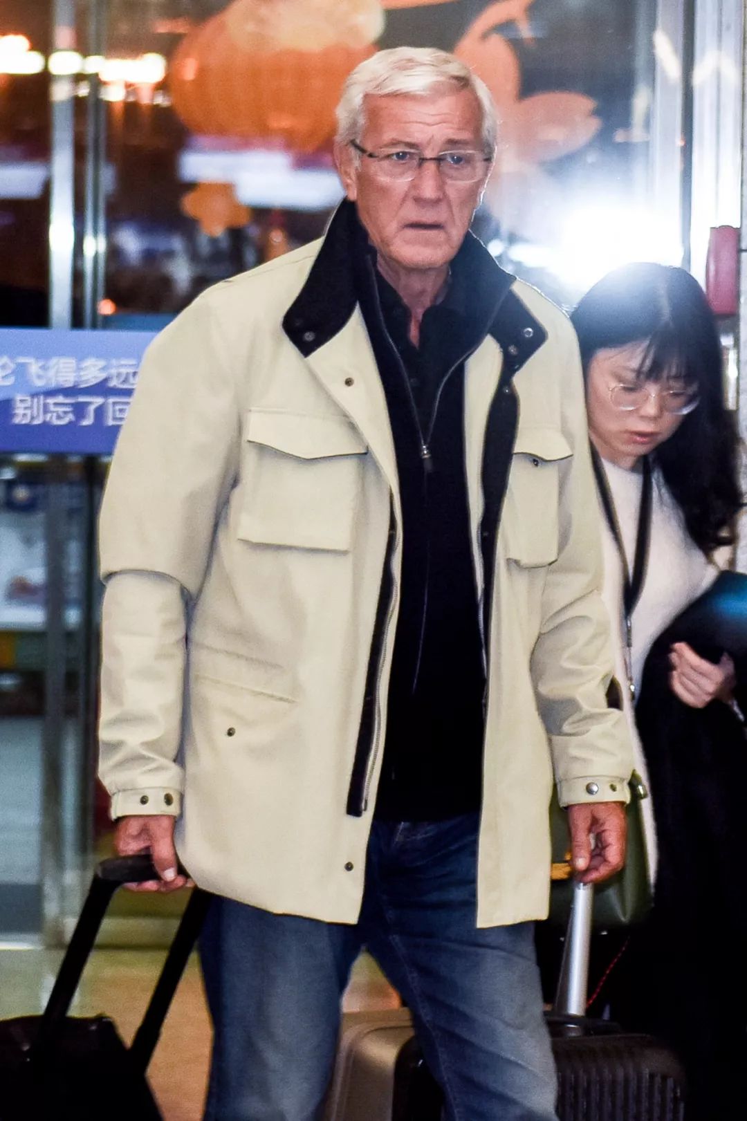 中国网友惜别里皮：国足这个傻儿子真不配哈佛名教授啊！