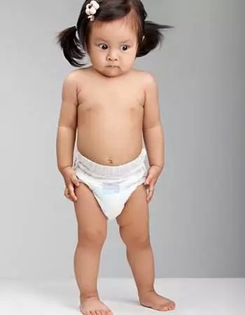 孩子不谨慎误食502胶水，妈妈的举措，连医生都佩服不已