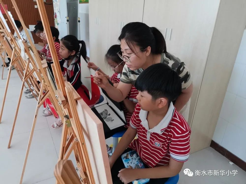 儿童学校兴趣小组,学校有三个兴趣小组共有学生180人