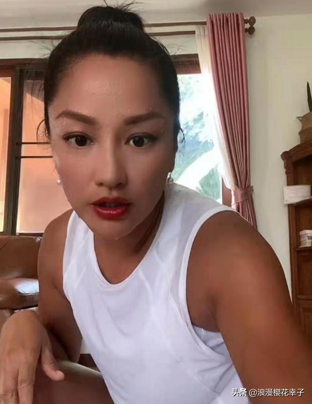 瞿颖年轻时模特视频,艺人瞿颖个人简介