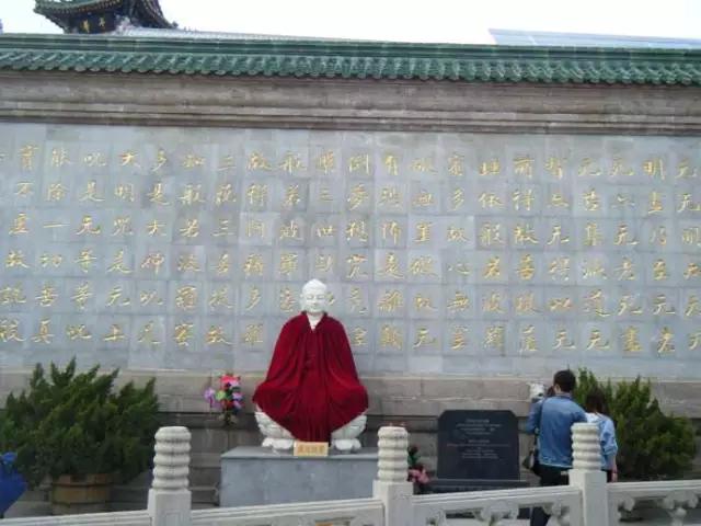 北京有什么寺庙可以烧香拜佛,祈福最好的寺庙北京