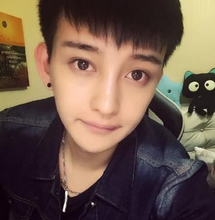 杨幂变整容范本，七个翻版中最后一个杨幂自己看到都会被吓哭