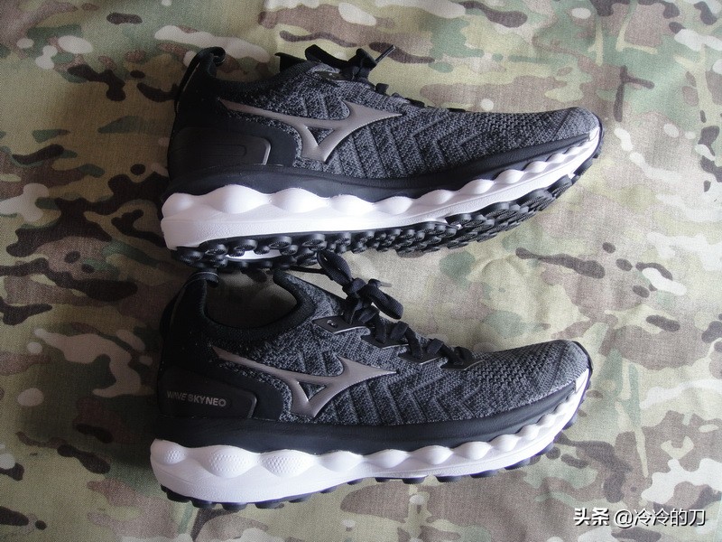 mizuno缇庢触娴撹窇闉媤avesky4,mizuno璺戞闉嬬編娲ユ祿wave58
