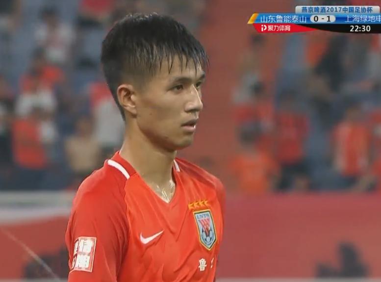 2022贺岁杯足球鲁能,足球运动员崔巍