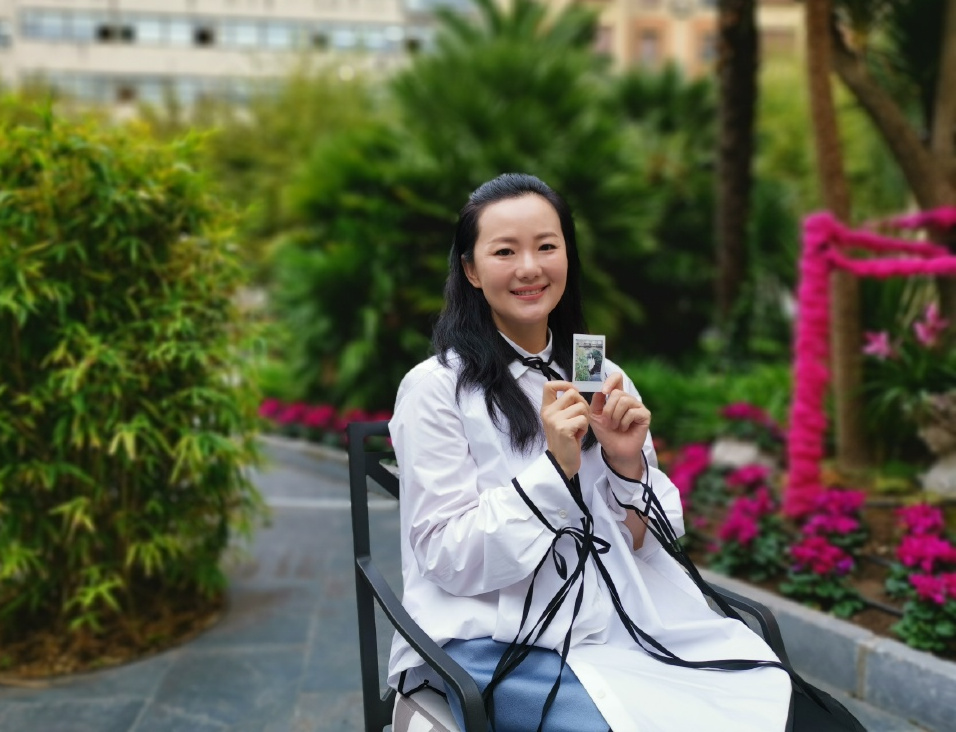 40岁女人穿不显胖的裙子,40岁徐静蕾穿衣搭配