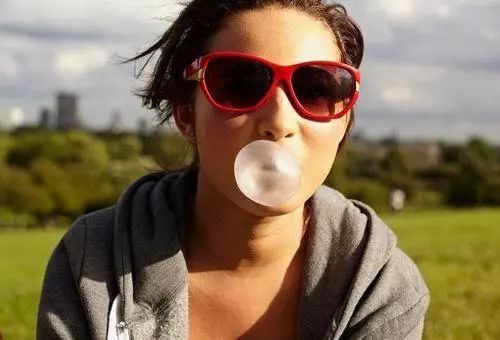 肚子有气放不出来吃什么药治疗,肚子胀气排不出来怎么办快速解决