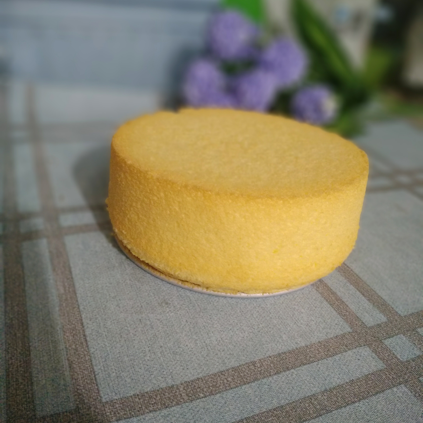 戚风蛋糕表皮开裂是什么原因,戚风蛋糕技巧知识点