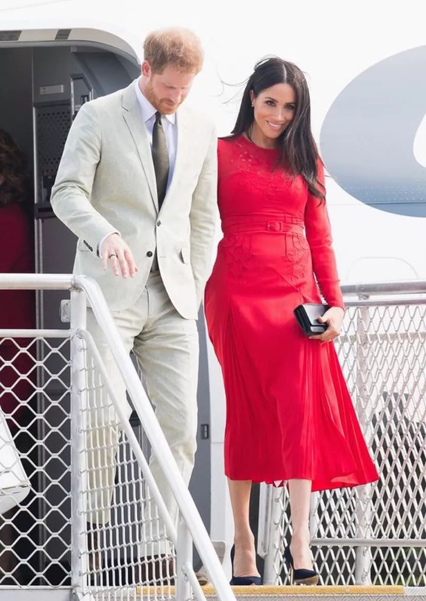 英国皇室Meghan大肚花过百万买孕妇装！