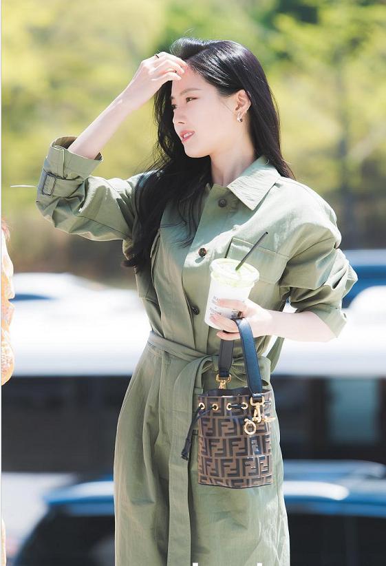 孙娜恩夏天穿搭,孙娜恩穿白衣