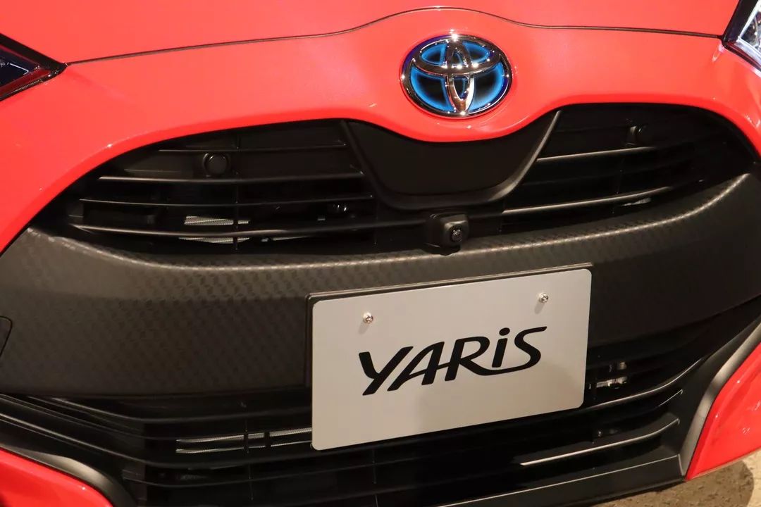 雅力士最新款,雅力士和polo哪个更好些