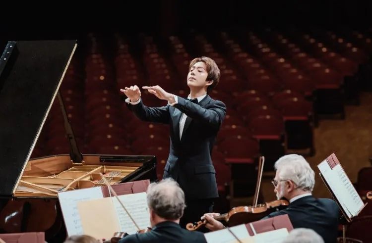 李云迪与华莎爱乐乐团合作花絮,李云迪演奏肖邦第一钢琴协奏曲