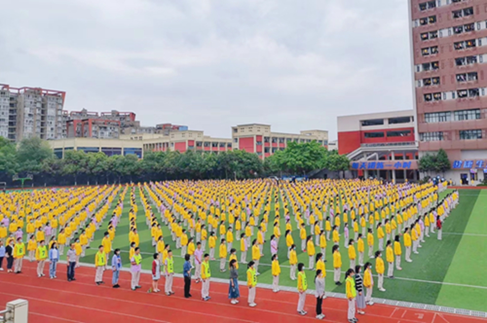 14年厚积薄发，高新实验进军“四川省阳光体育示范校”