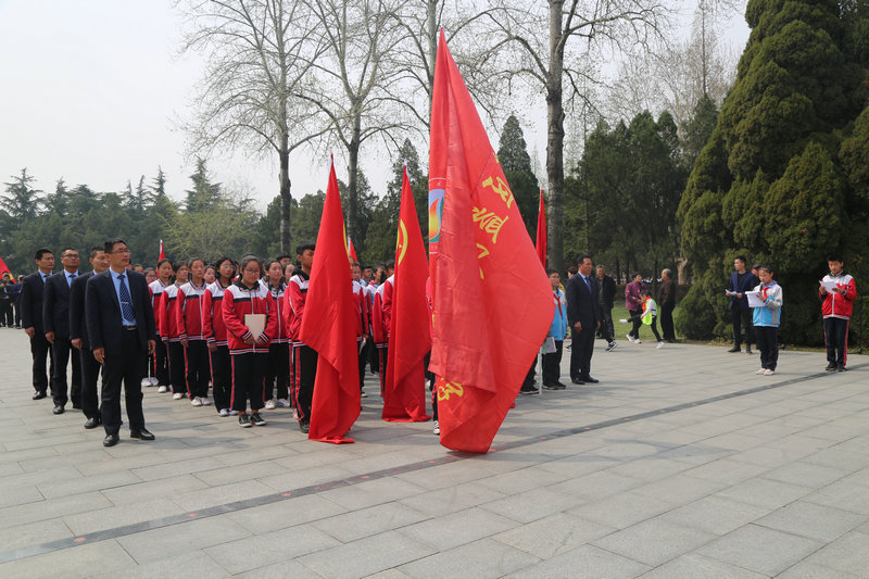 祭奠缅怀英烈，传承红色基因——益民中学组织学生到华东革命烈士陵园进行祭奠扫墓活动
