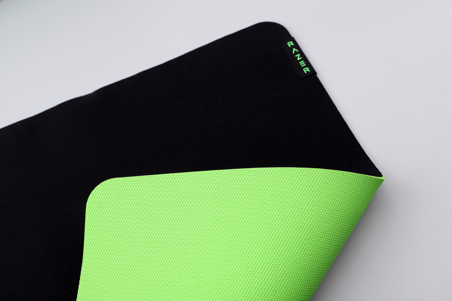 gpw基础鼠标垫测评,鼠标游戏狗屁王