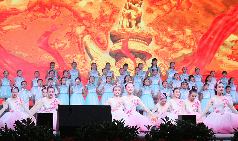 我和祖国一起成长教师节文艺晚会,我和祖国共成长小学生演出